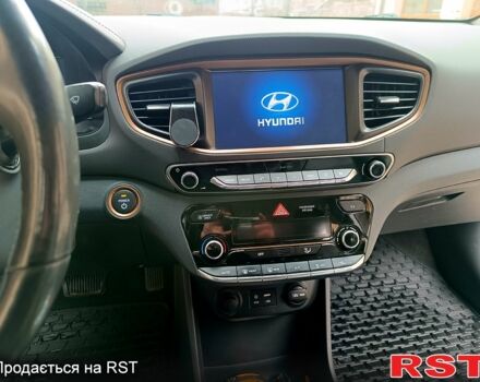 Серый Хендай Ioniq, объемом двигателя 0 л и пробегом 100 тыс. км за 14200 $, фото 8 на Automoto.ua