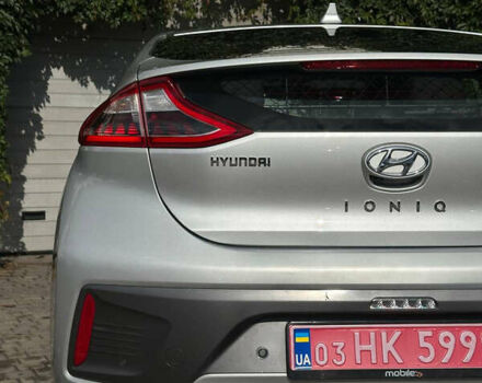 Сірий Хендай Ioniq, об'ємом двигуна 0 л та пробігом 33 тис. км за 13800 $, фото 9 на Automoto.ua