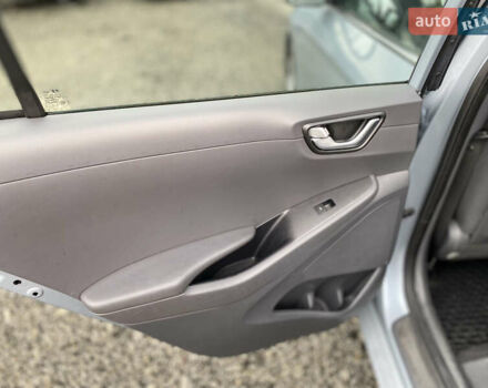 Серый Хендай Ioniq, объемом двигателя 0 л и пробегом 135 тыс. км за 12999 $, фото 47 на Automoto.ua