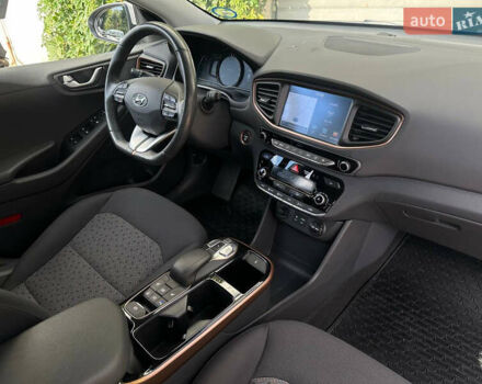 Сірий Хендай Ioniq, об'ємом двигуна 0 л та пробігом 33 тис. км за 13800 $, фото 27 на Automoto.ua