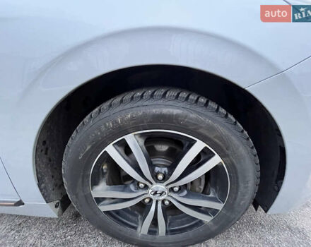 Сірий Хендай Ioniq, об'ємом двигуна 0 л та пробігом 135 тис. км за 12700 $, фото 9 на Automoto.ua