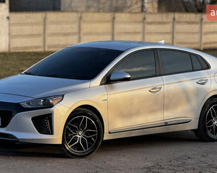 Серый Хендай Ioniq, объемом двигателя 0 л и пробегом 160 тыс. км за 11500 $, фото 2 на Automoto.ua