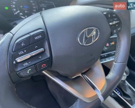 Серый Хендай Ioniq, объемом двигателя 1.58 л и пробегом 166 тыс. км за 14500 $, фото 10 на Automoto.ua