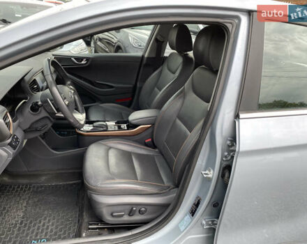 Серый Хендай Ioniq, объемом двигателя 0 л и пробегом 135 тыс. км за 12999 $, фото 33 на Automoto.ua