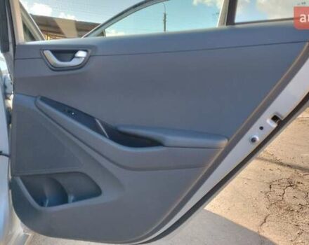 Серый Хендай Ioniq, объемом двигателя 0 л и пробегом 111 тыс. км за 14800 $, фото 61 на Automoto.ua