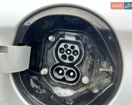 Сірий Хендай Ioniq, об'ємом двигуна 0 л та пробігом 135 тис. км за 12700 $, фото 13 на Automoto.ua