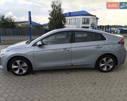 Сірий Хендай Ioniq, об'ємом двигуна 0 л та пробігом 106 тис. км за 12018 $, фото 13 на Automoto.ua