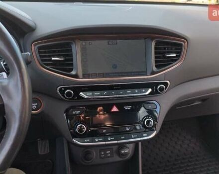 Серый Хендай Ioniq, объемом двигателя 0 л и пробегом 111 тыс. км за 14800 $, фото 36 на Automoto.ua