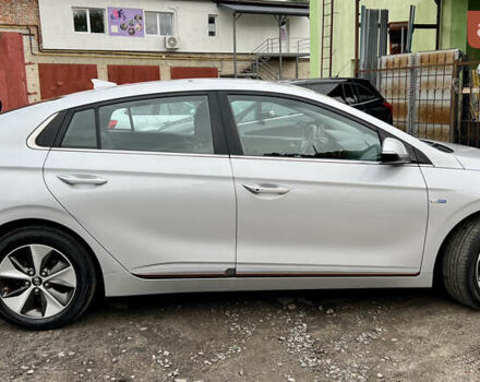 Сірий Хендай Ioniq, об'ємом двигуна 0 л та пробігом 149 тис. км за 12750 $, фото 23 на Automoto.ua