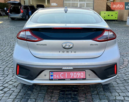 Сірий Хендай Ioniq, об'ємом двигуна 0 л та пробігом 149 тис. км за 12750 $, фото 6 на Automoto.ua