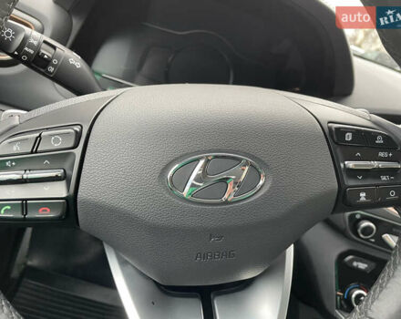 Серый Хендай Ioniq, объемом двигателя 0 л и пробегом 144 тыс. км за 12300 $, фото 7 на Automoto.ua