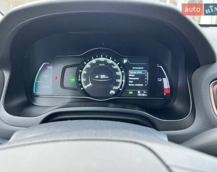 Сірий Хендай Ioniq, об'ємом двигуна 0 л та пробігом 135 тис. км за 12700 $, фото 26 на Automoto.ua