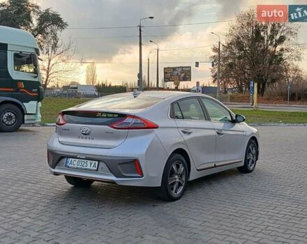 Серый Хендай Ioniq, объемом двигателя 0 л и пробегом 140 тыс. км за 12400 $, фото 7 на Automoto.ua