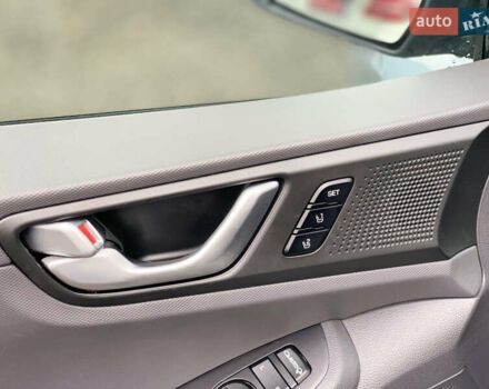 Серый Хендай Ioniq, объемом двигателя 0 л и пробегом 135 тыс. км за 12999 $, фото 51 на Automoto.ua