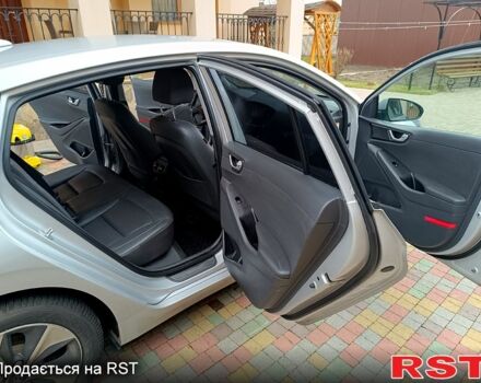 Серый Хендай Ioniq, объемом двигателя 0 л и пробегом 100 тыс. км за 14200 $, фото 2 на Automoto.ua