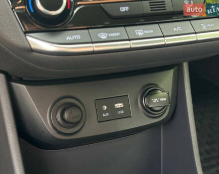 Сірий Хендай Ioniq, об'ємом двигуна 0 л та пробігом 33 тис. км за 13800 $, фото 45 на Automoto.ua