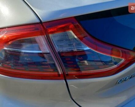 Серый Хендай Ioniq, объемом двигателя 0 л и пробегом 111 тыс. км за 14800 $, фото 20 на Automoto.ua