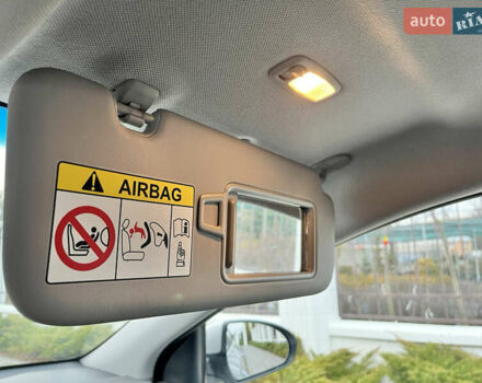 Сірий Хендай Ioniq, об'ємом двигуна 0 л та пробігом 135 тис. км за 12700 $, фото 22 на Automoto.ua