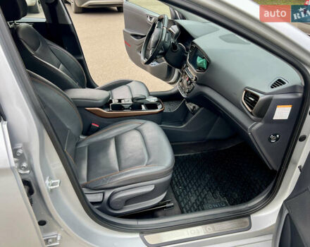 Серый Хендай Ioniq, объемом двигателя 0 л и пробегом 150 тыс. км за 12490 $, фото 26 на Automoto.ua