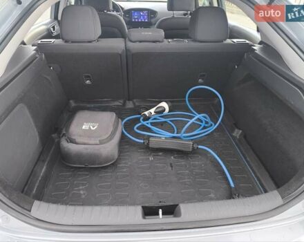 Сірий Хендай Ioniq, об'ємом двигуна 0 л та пробігом 106 тис. км за 12018 $, фото 46 на Automoto.ua