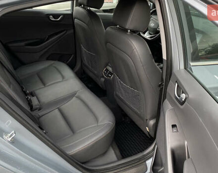 Серый Хендай Ioniq, объемом двигателя 0 л и пробегом 135 тыс. км за 12999 $, фото 43 на Automoto.ua