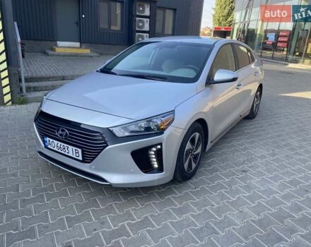 Серый Хендай Ioniq, объемом двигателя 1.58 л и пробегом 166 тыс. км за 14500 $, фото 1 на Automoto.ua