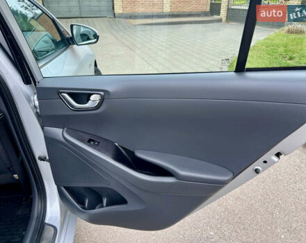 Серый Хендай Ioniq, объемом двигателя 0 л и пробегом 150 тыс. км за 12490 $, фото 31 на Automoto.ua