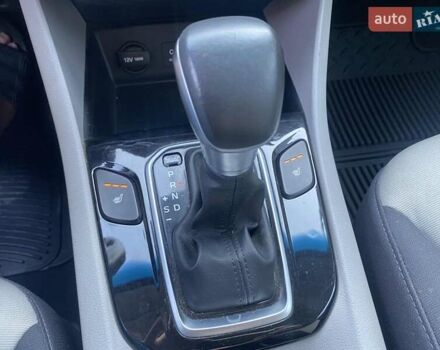 Серый Хендай Ioniq, объемом двигателя 1.58 л и пробегом 166 тыс. км за 14500 $, фото 7 на Automoto.ua