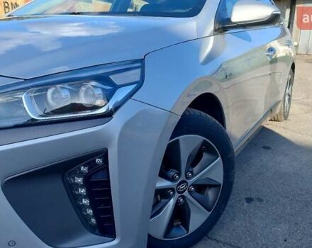 Серый Хендай Ioniq, объемом двигателя 0 л и пробегом 111 тыс. км за 14800 $, фото 9 на Automoto.ua