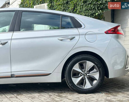 Сірий Хендай Ioniq, об'ємом двигуна 0 л та пробігом 33 тис. км за 13800 $, фото 13 на Automoto.ua