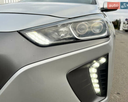 Сірий Хендай Ioniq, об'ємом двигуна 0 л та пробігом 135 тис. км за 12700 $, фото 5 на Automoto.ua