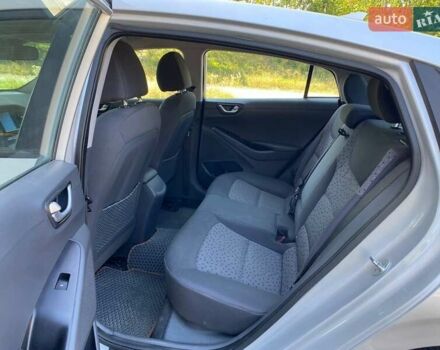 Серый Хендай Ioniq, объемом двигателя 0 л и пробегом 132 тыс. км за 12500 $, фото 7 на Automoto.ua