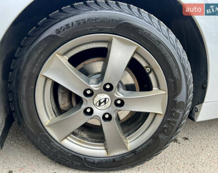 Серый Хендай Ioniq, объемом двигателя 0 л и пробегом 150 тыс. км за 12490 $, фото 18 на Automoto.ua