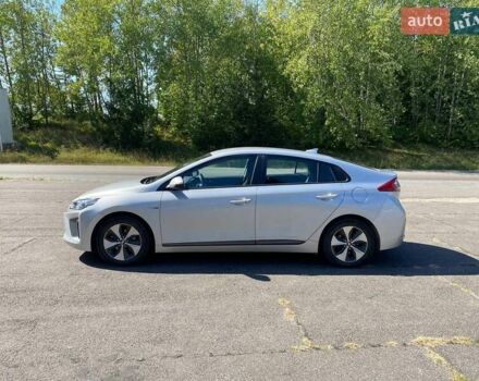 Серый Хендай Ioniq, объемом двигателя 0 л и пробегом 132 тыс. км за 12500 $, фото 2 на Automoto.ua