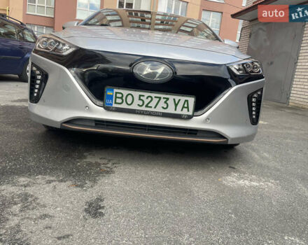 Серый Хендай Ioniq, объемом двигателя 0 л и пробегом 116 тыс. км за 13200 $, фото 5 на Automoto.ua