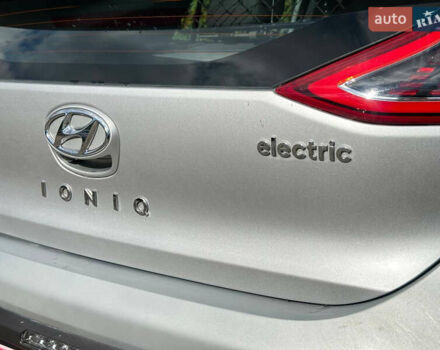 Сірий Хендай Ioniq, об'ємом двигуна 0 л та пробігом 33 тис. км за 13800 $, фото 11 на Automoto.ua