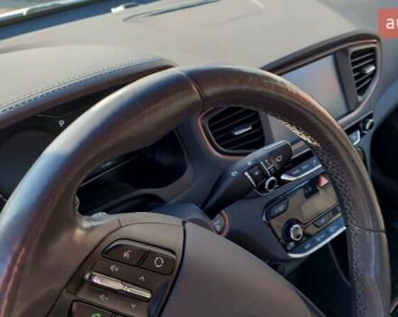 Серый Хендай Ioniq, объемом двигателя 0 л и пробегом 111 тыс. км за 14800 $, фото 24 на Automoto.ua