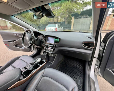 Серый Хендай Ioniq, объемом двигателя 0 л и пробегом 150 тыс. км за 12490 $, фото 28 на Automoto.ua