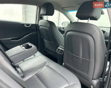 Сірий Хендай Ioniq, об'ємом двигуна 0 л та пробігом 78 тис. км за 13000 $, фото 11 на Automoto.ua