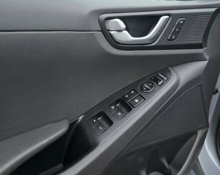 Серый Хендай Ioniq, объемом двигателя 0 л и пробегом 82 тыс. км за 14500 $, фото 8 на Automoto.ua