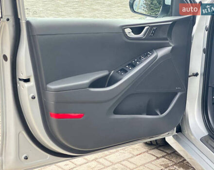 Сірий Хендай Ioniq, об'ємом двигуна 0 л та пробігом 33 тис. км за 13800 $, фото 43 на Automoto.ua