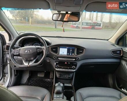 Серый Хендай Ioniq, объемом двигателя 0 л и пробегом 140 тыс. км за 12400 $, фото 13 на Automoto.ua