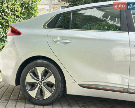 Сірий Хендай Ioniq, об'ємом двигуна 0 л та пробігом 33 тис. км за 13800 $, фото 5 на Automoto.ua