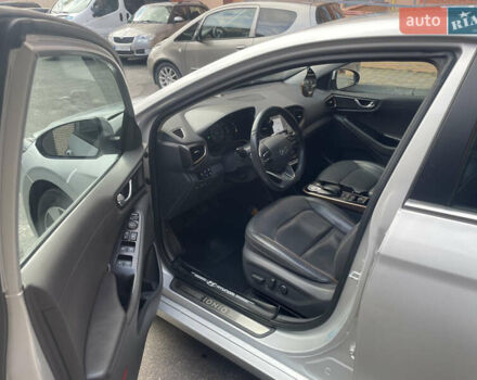 Серый Хендай Ioniq, объемом двигателя 0 л и пробегом 116 тыс. км за 13200 $, фото 6 на Automoto.ua