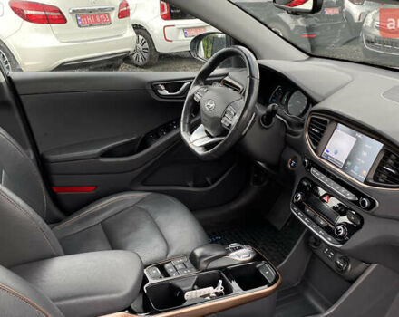 Серый Хендай Ioniq, объемом двигателя 0 л и пробегом 135 тыс. км за 12999 $, фото 41 на Automoto.ua