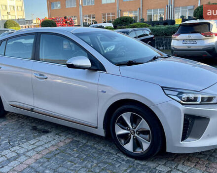 Сірий Хендай Ioniq, об'ємом двигуна 0 л та пробігом 149 тис. км за 12750 $, фото 10 на Automoto.ua