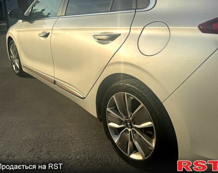 Серый Хендай Ioniq, объемом двигателя 88 л и пробегом 99 тыс. км за 13200 $, фото 1 на Automoto.ua