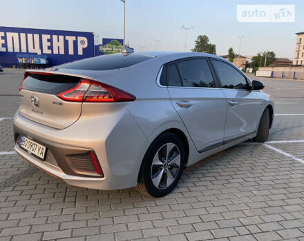 Сірий Хендай Ioniq, об'ємом двигуна 0 л та пробігом 111 тис. км за 16999 $, фото 9 на Automoto.ua