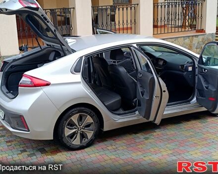 Серый Хендай Ioniq, объемом двигателя 0 л и пробегом 100 тыс. км за 14200 $, фото 1 на Automoto.ua