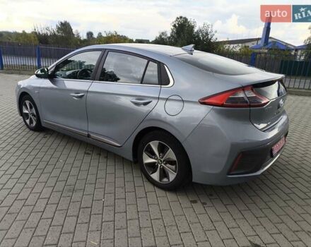 Сірий Хендай Ioniq, об'ємом двигуна 0 л та пробігом 106 тис. км за 12018 $, фото 15 на Automoto.ua
